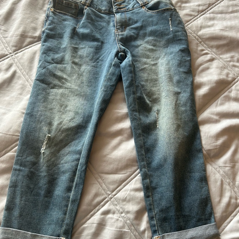 Flamingal capris new without tags